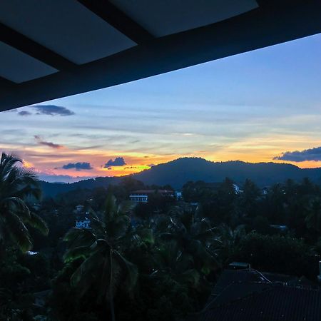 Saru Holiday Apartment - Upto 6 Guests Kandy Exterior photo