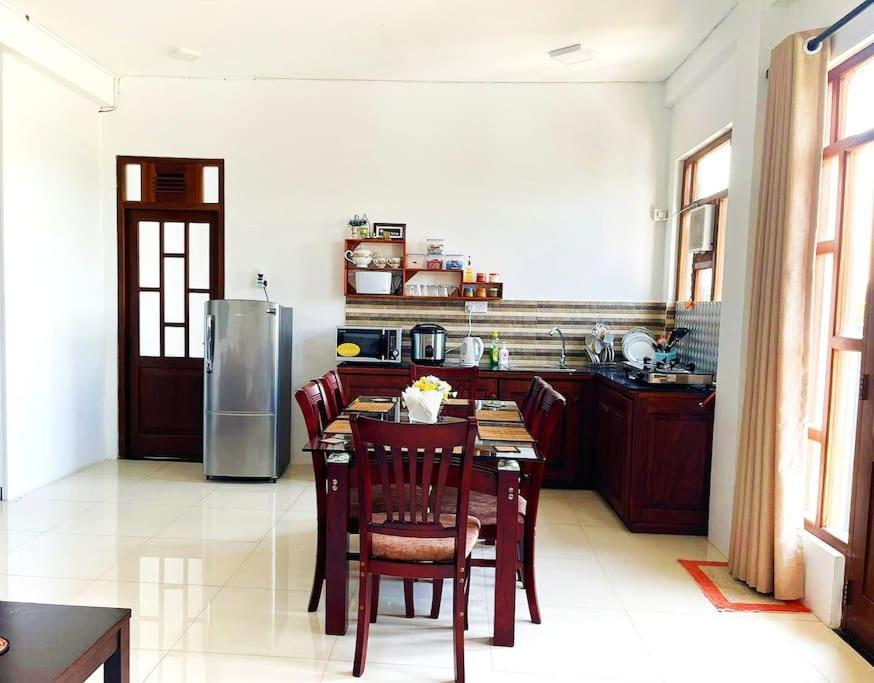 Saru Holiday Apartment - Upto 6 Guests Kandy Exterior photo